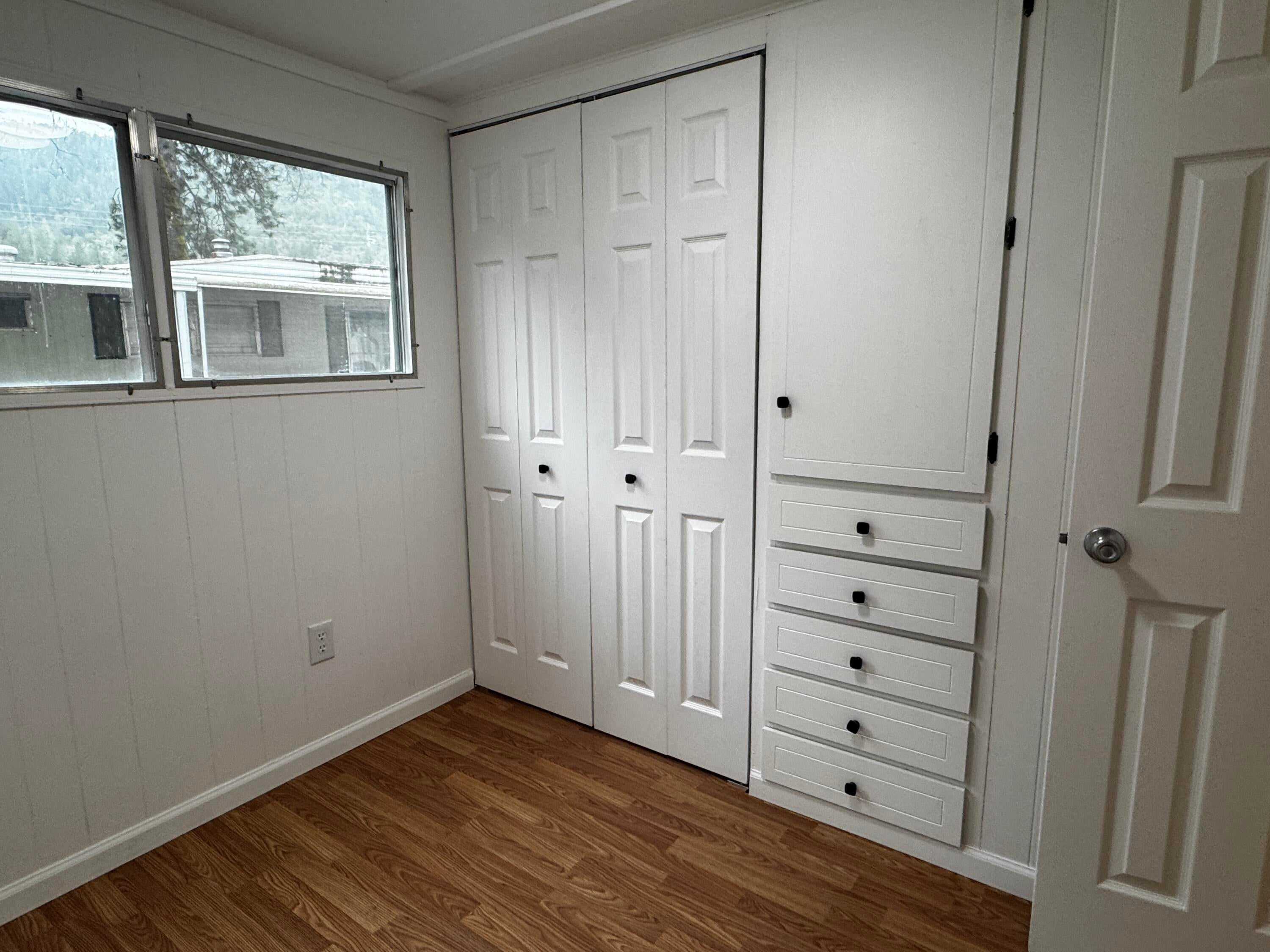 9566 Old Stage Road, Unit 27 Central Point, OR 97502 - Photo 9 of 12 2nd bedroom with storage
