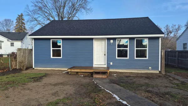 $180,000 | 423 Ainsworth Circle, Ypsilanti, MI 48197