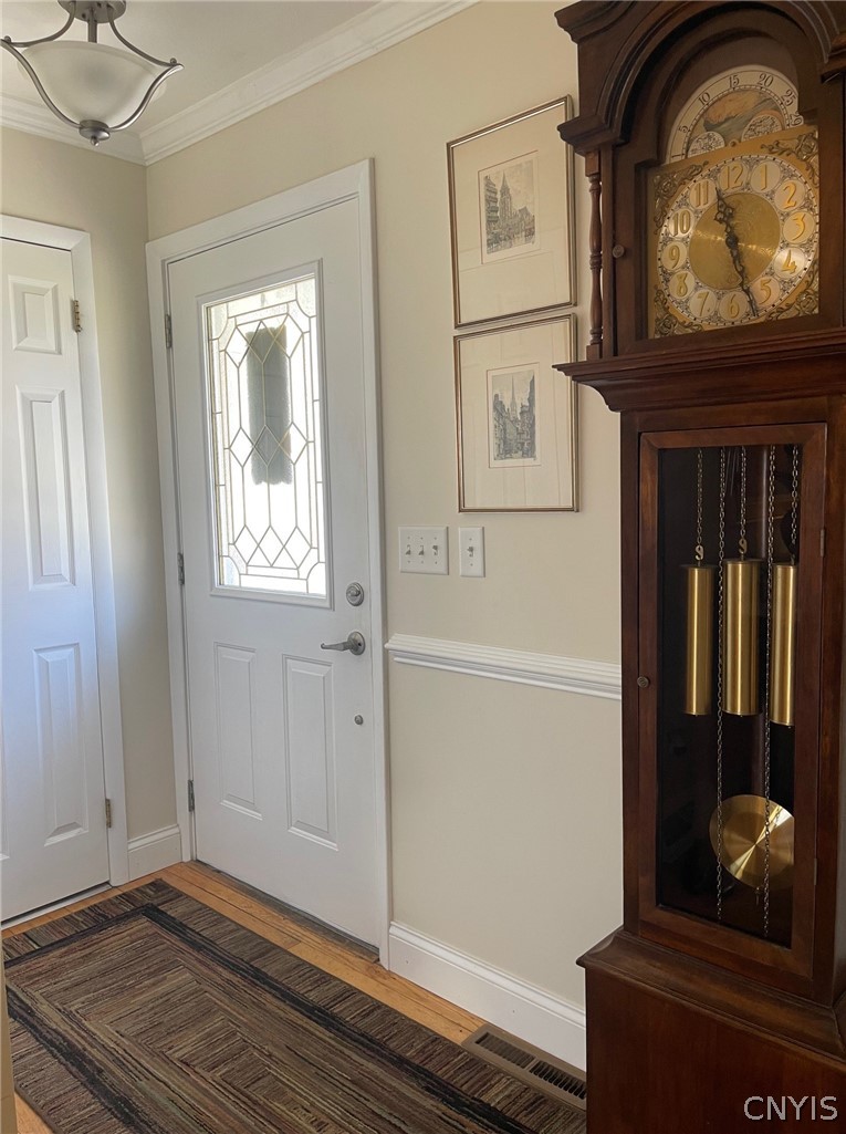 5762 Rock Road Verona, NY 13478 - Photo 11 of 48 Foyer