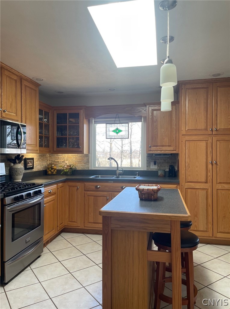 5762 Rock Road Verona, NY 13478 - Photo 23 of 48 Skylight