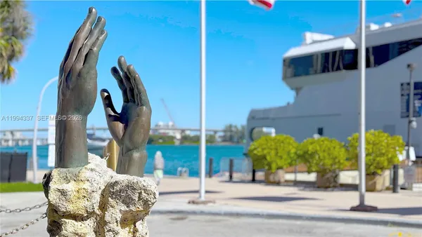 $4,000 | 335 South Biscayne Boulevard, Unit 2905, Miami, FL 33131