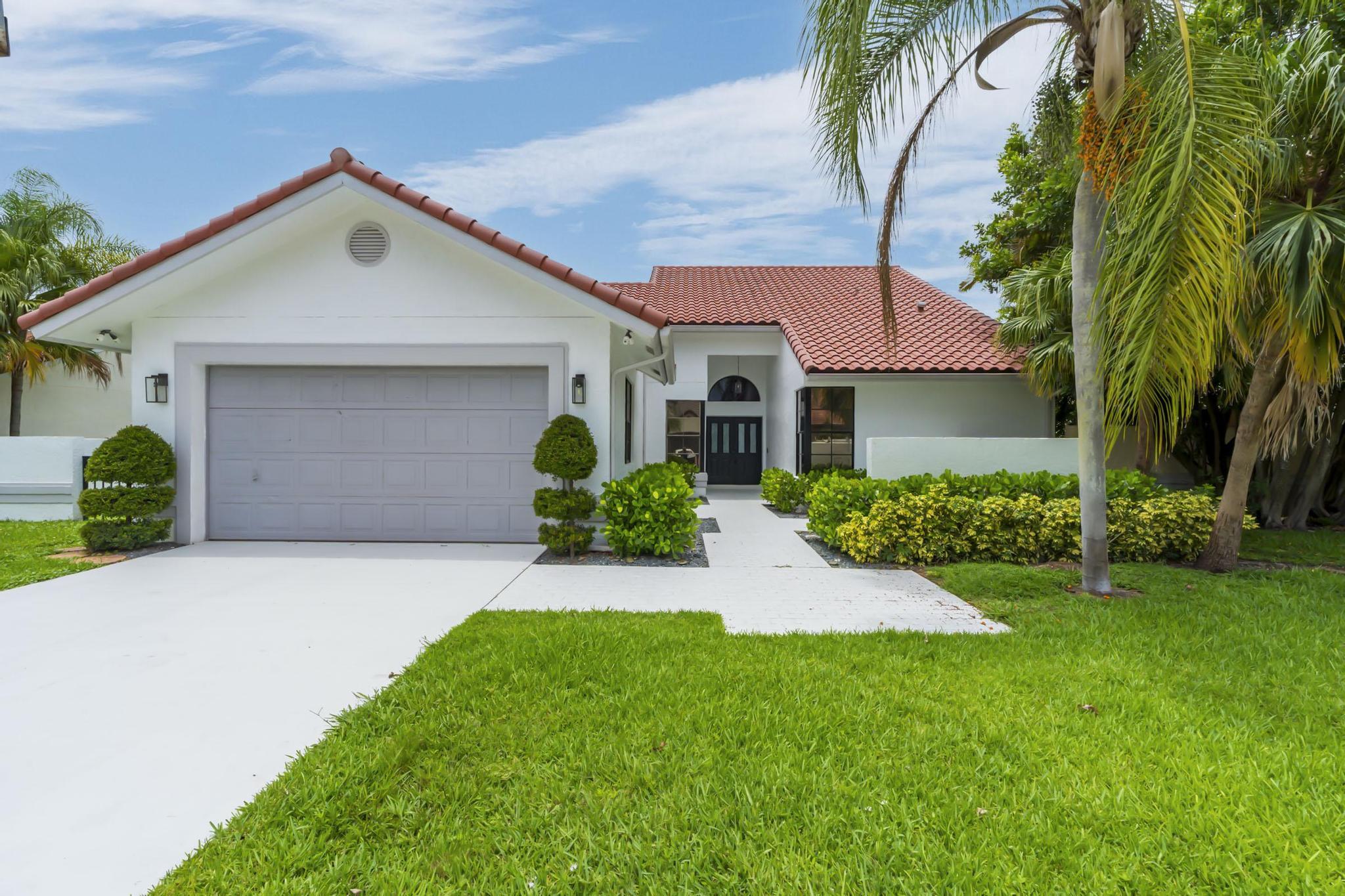 19325 Cherry Hills Terrace Boca Raton, FL 33498 - Photo 3 of 75 001