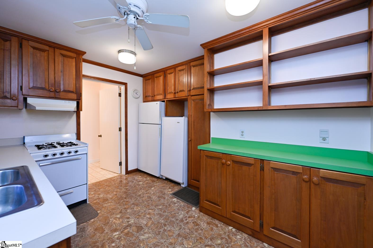 1257 Satterfield Road Greer, SC 29651 - Photo 7 of 36 Gallery Image 7