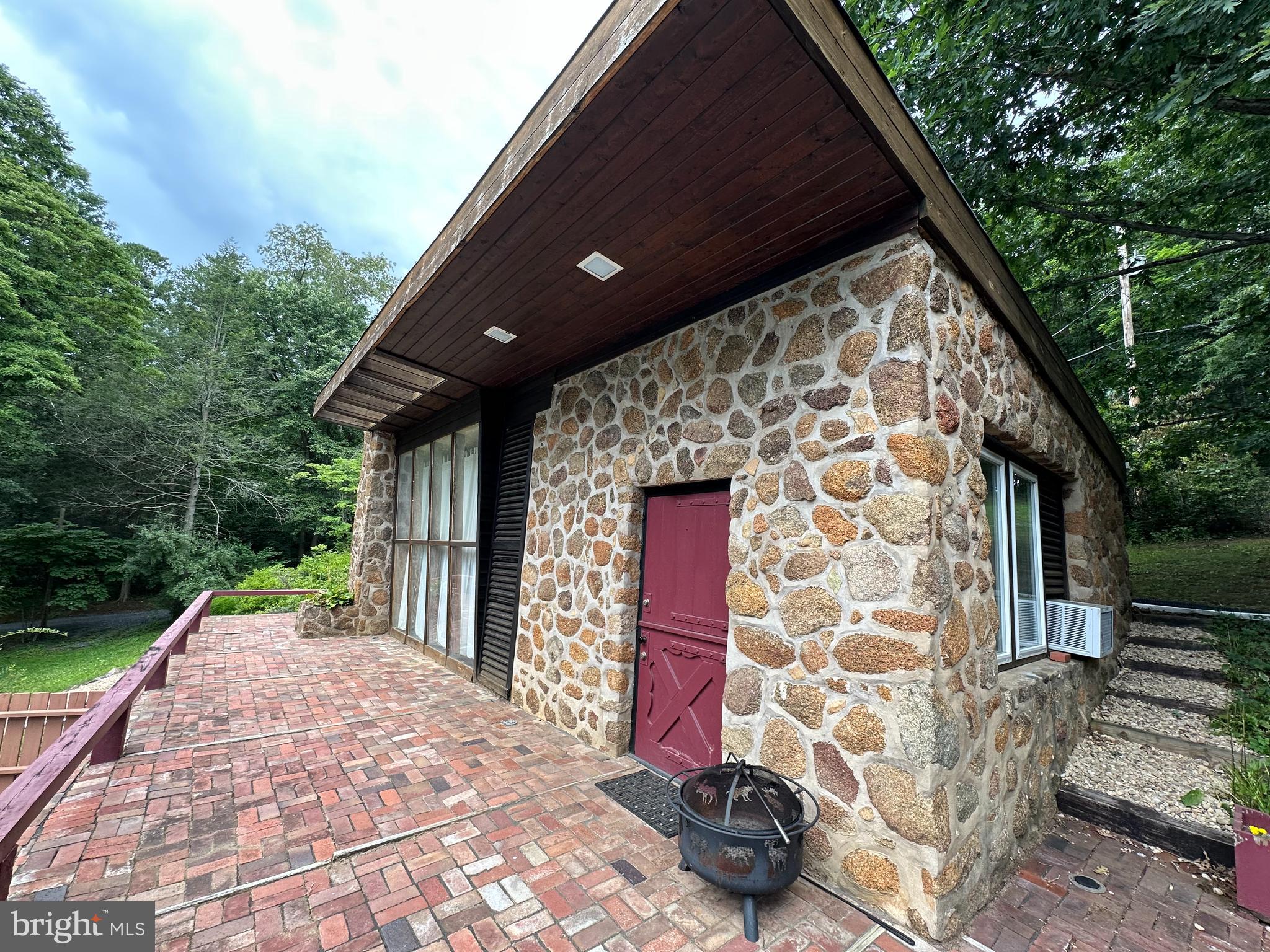 181 Hawksbill Pines Road Stanley, VA 22851 - Photo 11 of 52 Gallery Image 11