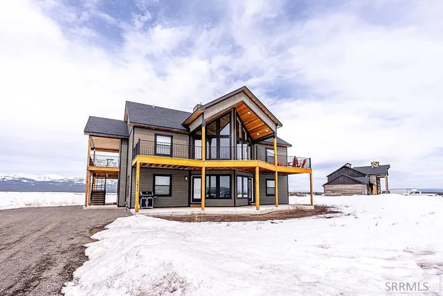 $1,325,000 | 3425 Kestrel Island Park, Island Park, ID 83429