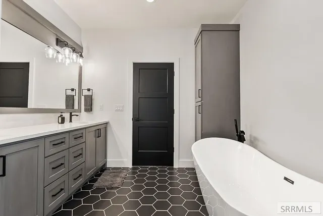 $1,325,000 | 3425 Kestrel Island Park, Island Park, ID 83429