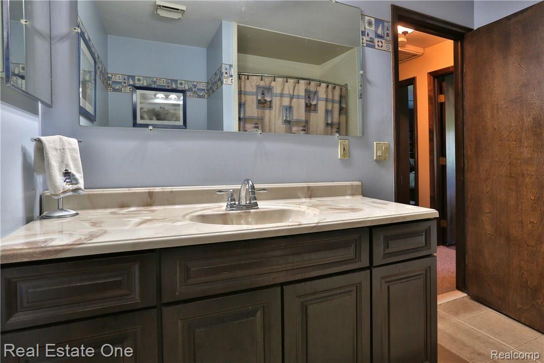 14814 Maxwell Road Carleton, MI 48117 - Photo 20 of 27 2B8A9719.jpg