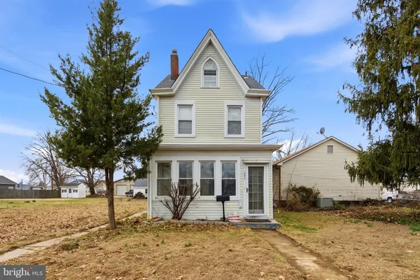 $285,000 | 605 Broad Street, Beverly, NJ 08010