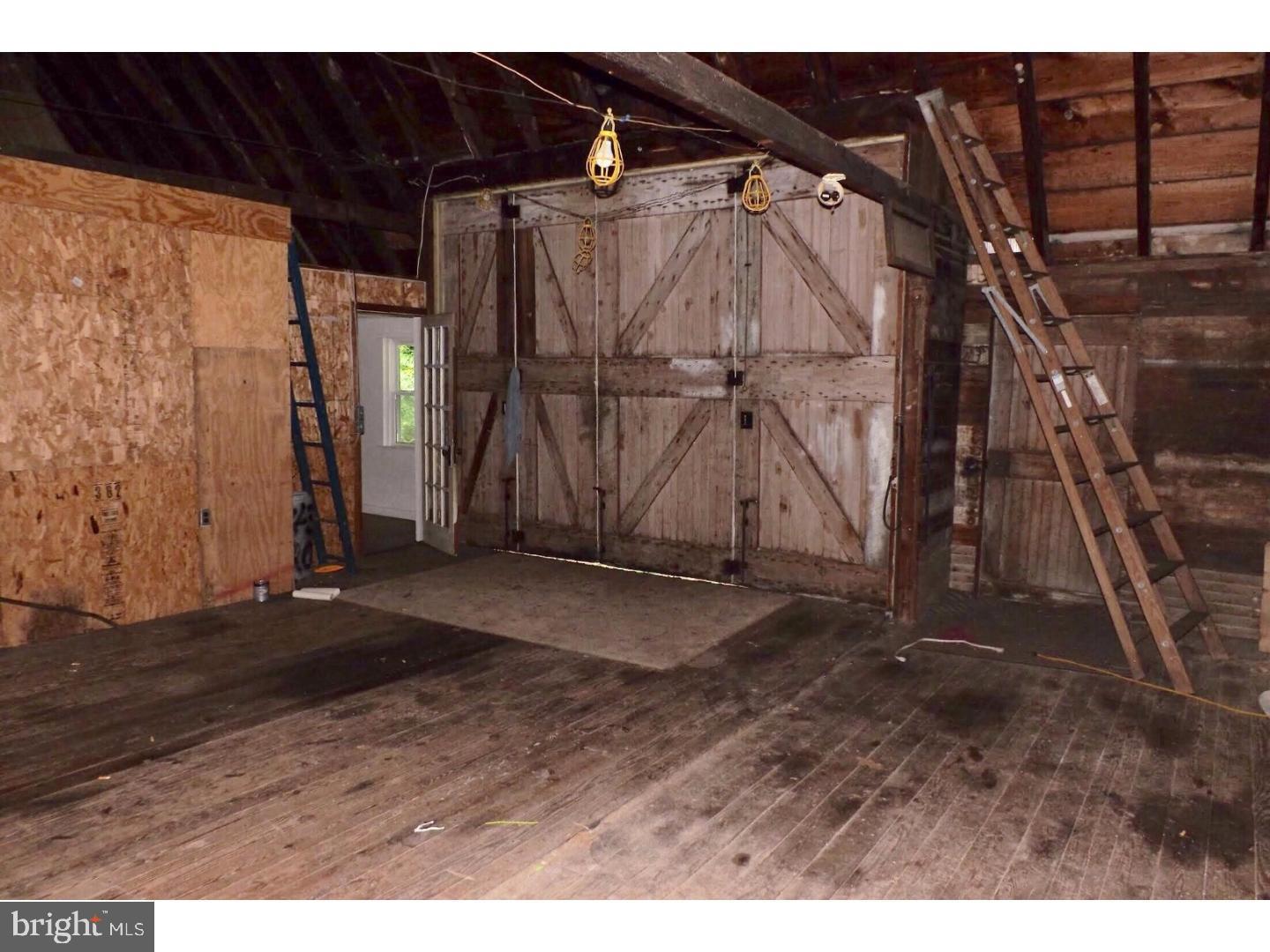 451 Shelbourne Road Reading, PA 19606 - Photo 5 of 6 Gallery Image 5