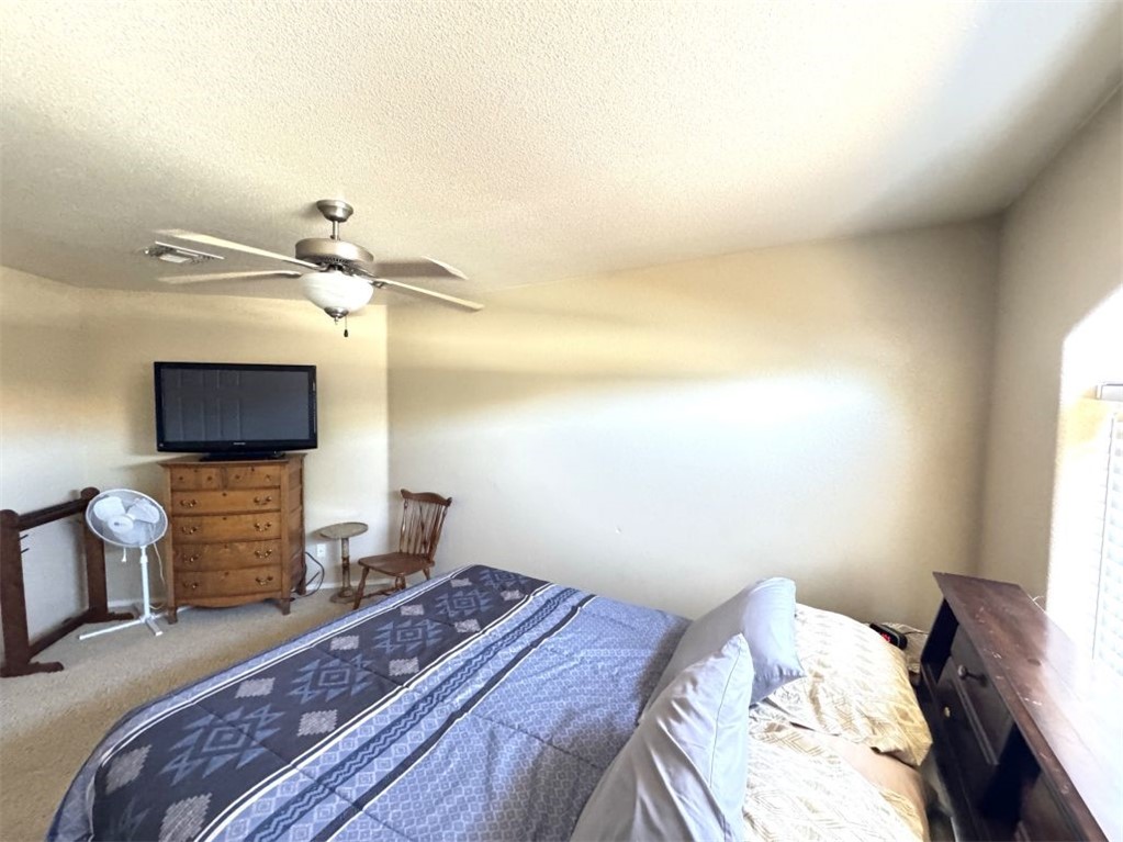 3316 Producers Mine Road Kingman, AZ 86401 - Photo 31 of 35 Recessed window with horizontal blinds and light-toned walls