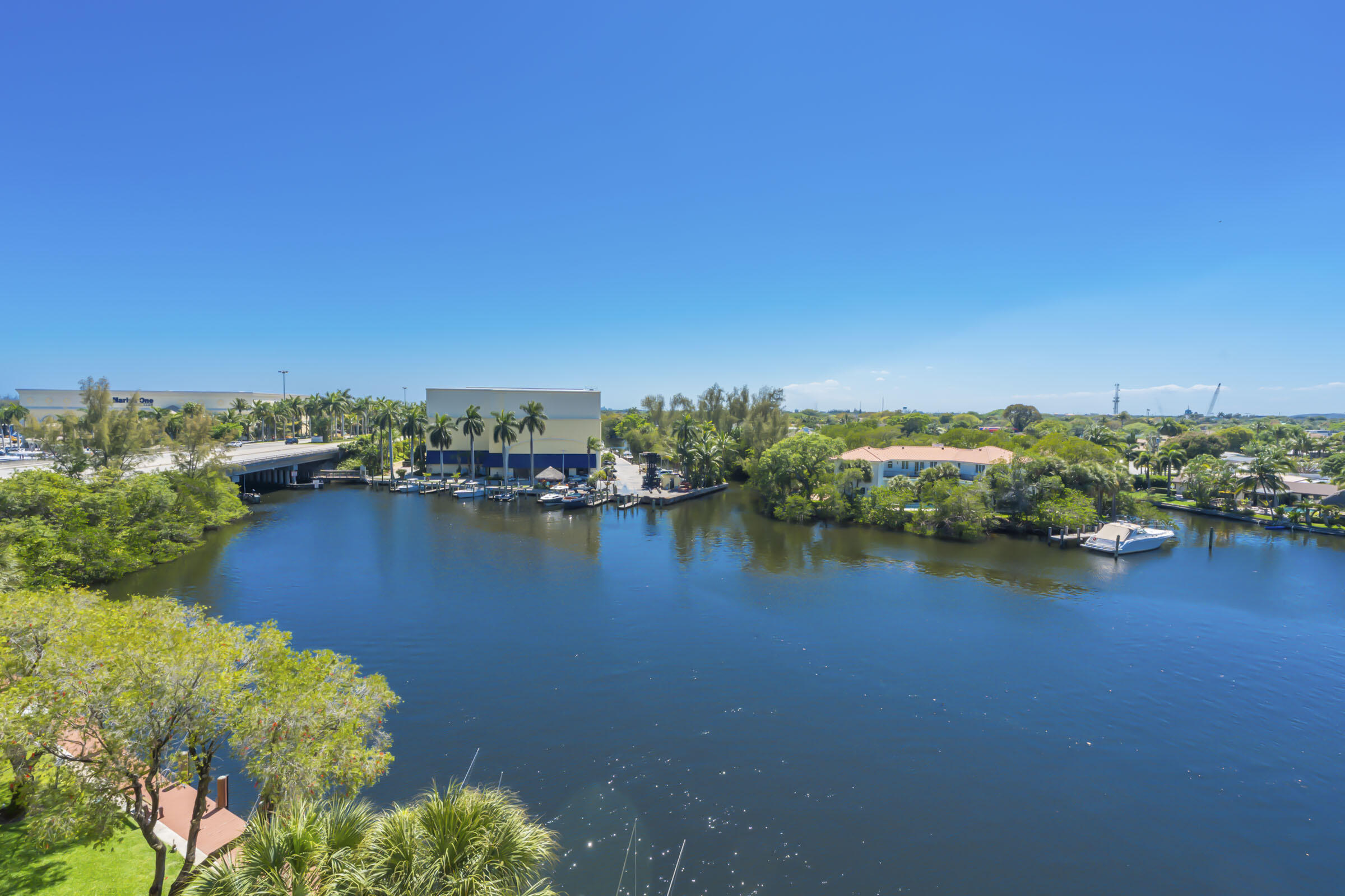 22 Royal Palm Way, Unit 606 Boca Raton, FL 33432 - Photo 3 of 48 027