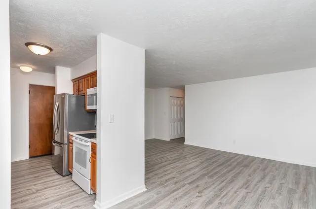 $100,000 | 222 Madison Street, Unit 404, Joliet, IL 60435