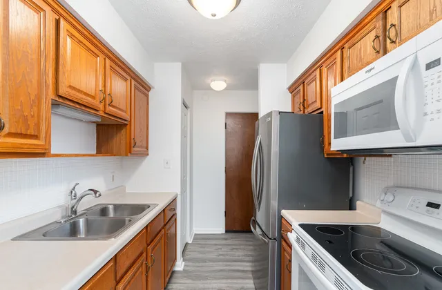 $100,000 | 222 Madison Street, Unit 404, Joliet, IL 60435