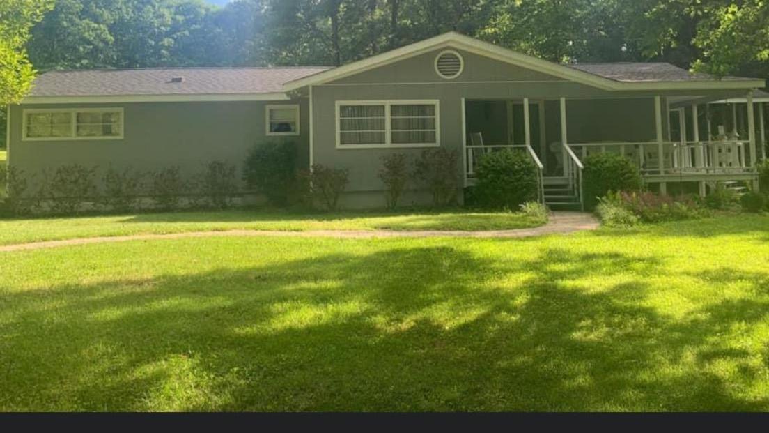 2720 Baseline Road Jamestown, TN 38556 - Photo 1 of 16 IMG_1881