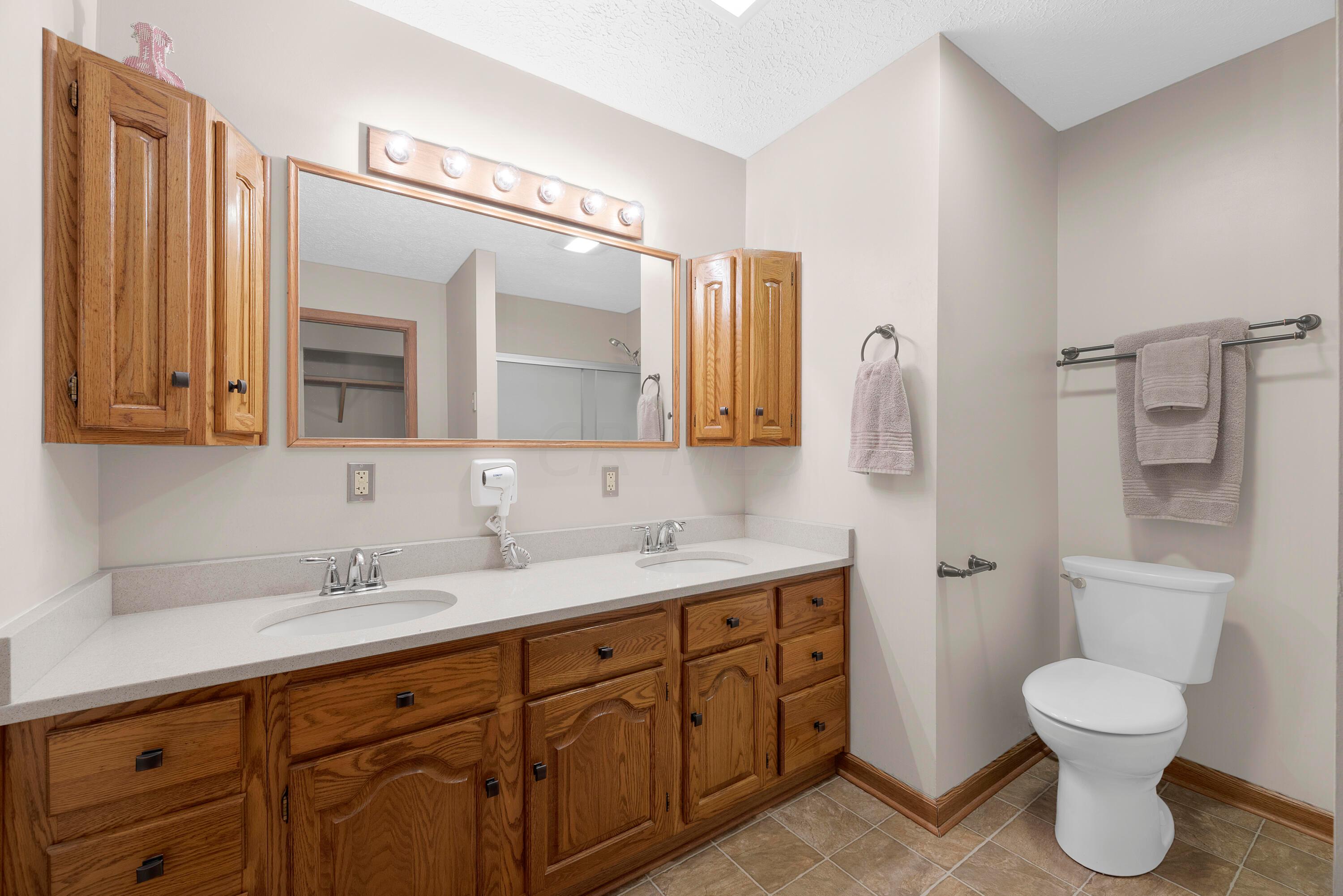 1501 Zuber Road Grove City, OH 43123 - Photo 30 of 51 MAR_5811