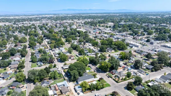 $725,000 | 1119 10th Avenue South, Nampa, ID 83651