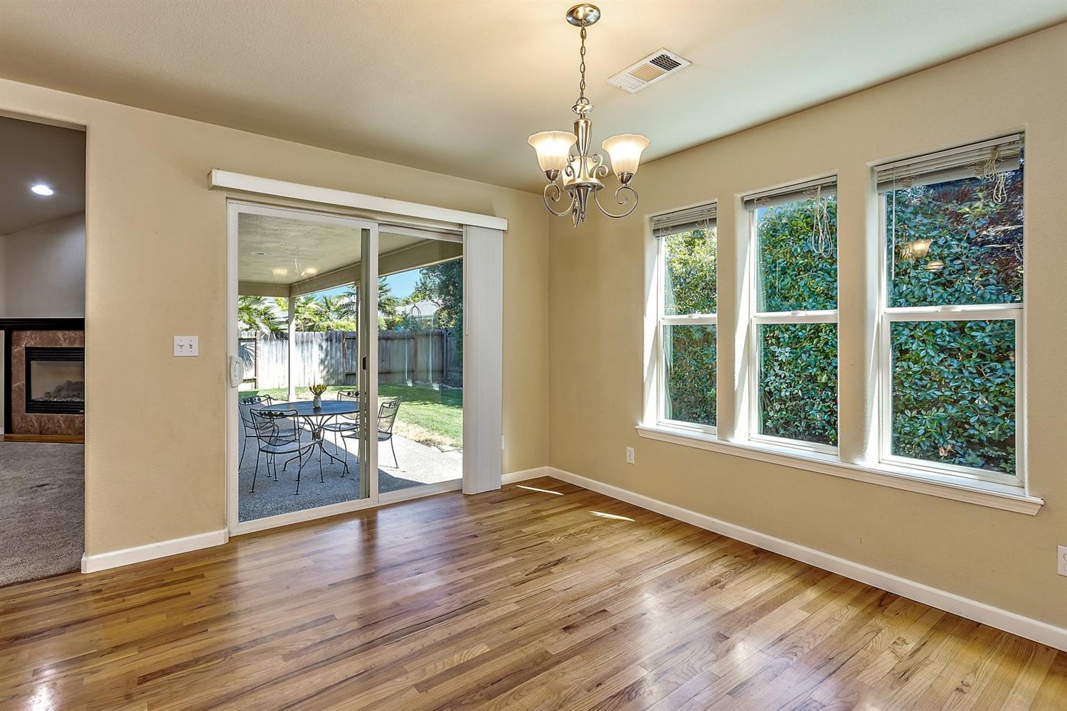 824 Easy Way Central Point, OR 97502 - Photo 9 of 25 Additional Photo