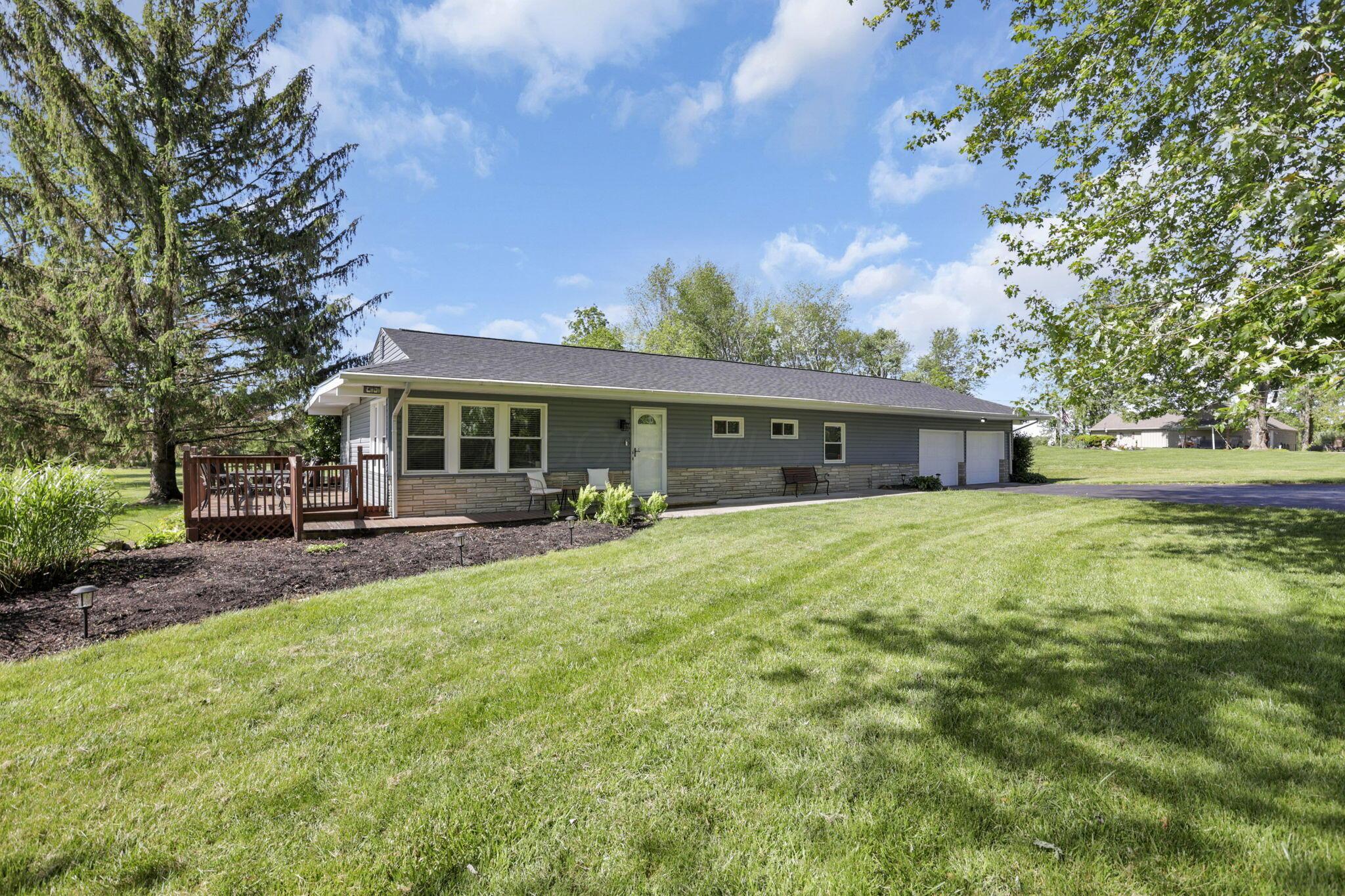 13441 Graham Road Southwest Pataskala, OH 43062 - Photo 2 of 50 Home front w/side deck