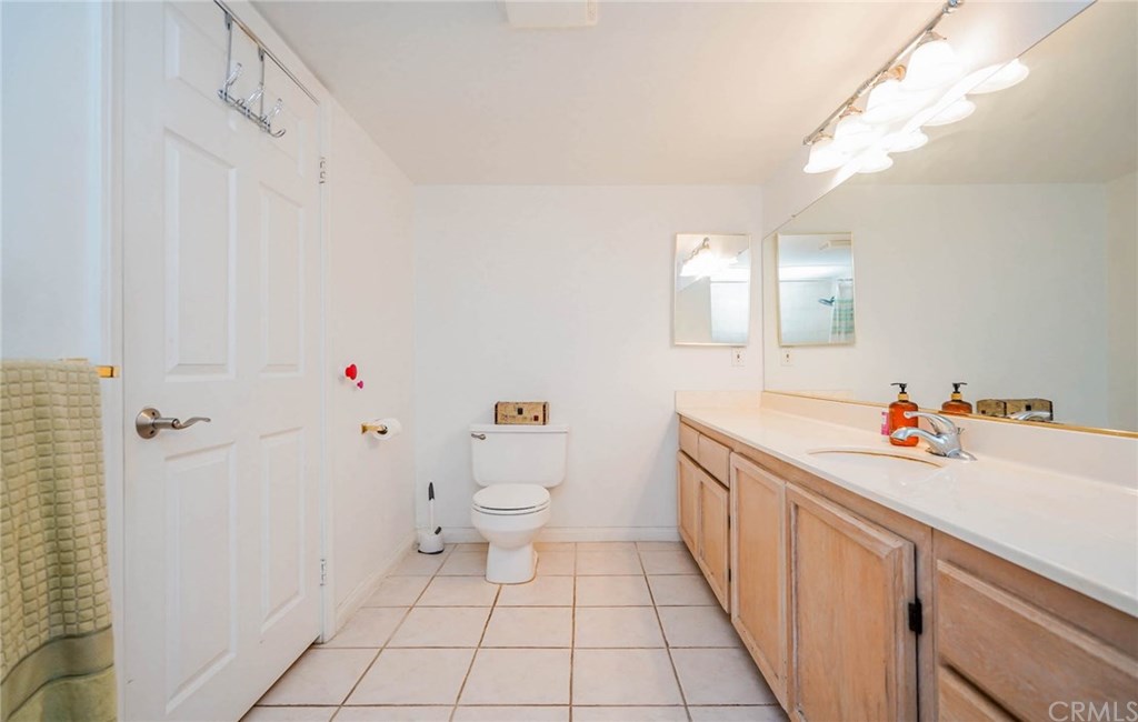 116 West Maple Street, Unit 6 Glendale, CA 91204 - Photo 27 of 61 Master Bathroom