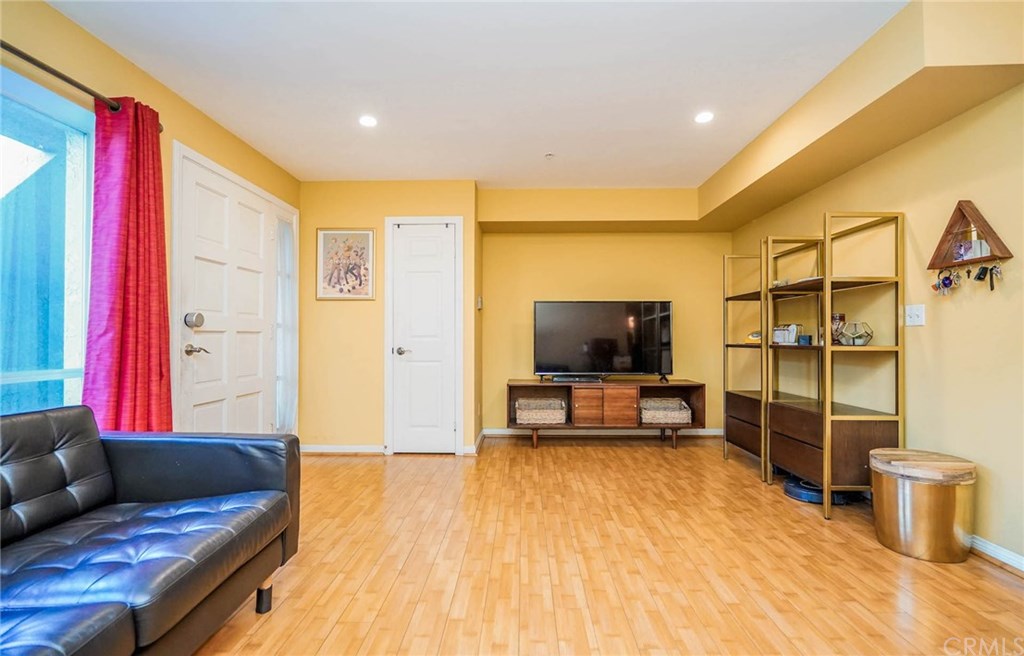 116 West Maple Street, Unit 6 Glendale, CA 91204 - Photo 9 of 61