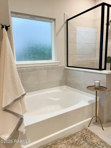 $2,700 | 132 Belle Lake Drive, Lafayette, LA 70506