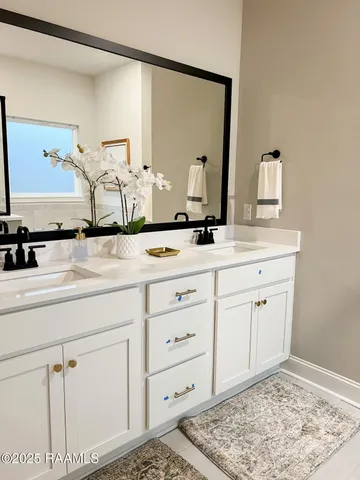 $2,700 | 132 Belle Lake Drive, Lafayette, LA 70506