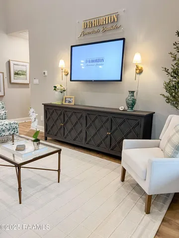 $2,700 | 132 Belle Lake Drive, Lafayette, LA 70506