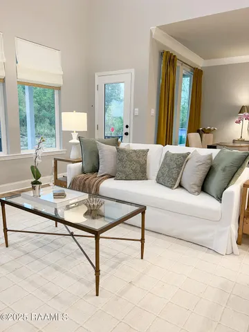 $2,700 | 132 Belle Lake Drive, Lafayette, LA 70506