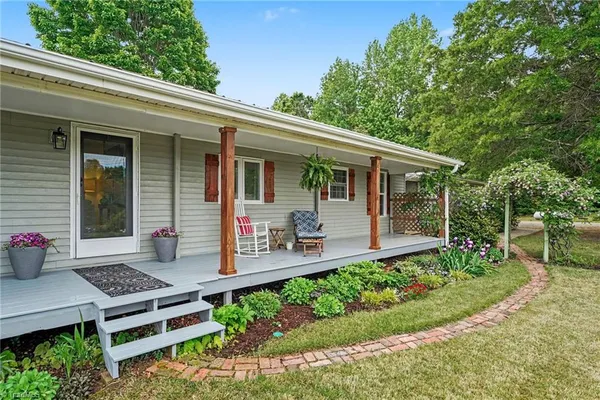 $500,000 | 7740 Hornaday Trail, Liberty, NC 27298