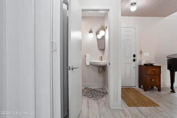 $497,750 | 527 Front Beach Drive, Unit 20, Ocean Springs, MS 39564