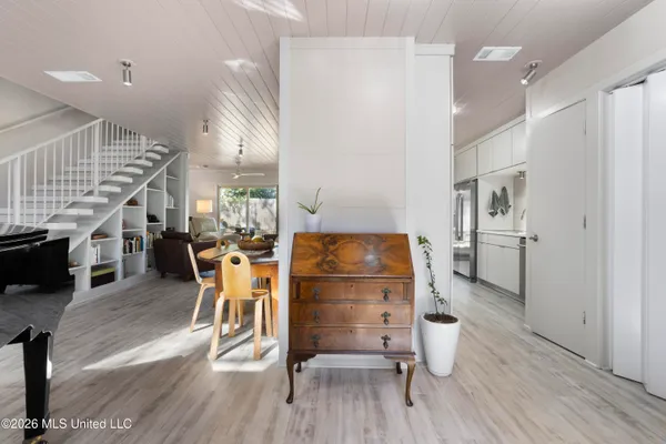 $497,750 | 527 Front Beach Drive, Unit 20, Ocean Springs, MS 39564