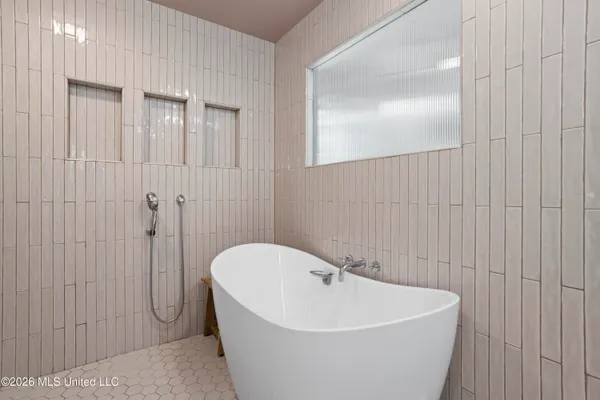 $497,750 | 527 Front Beach Drive, Unit 20, Ocean Springs, MS 39564