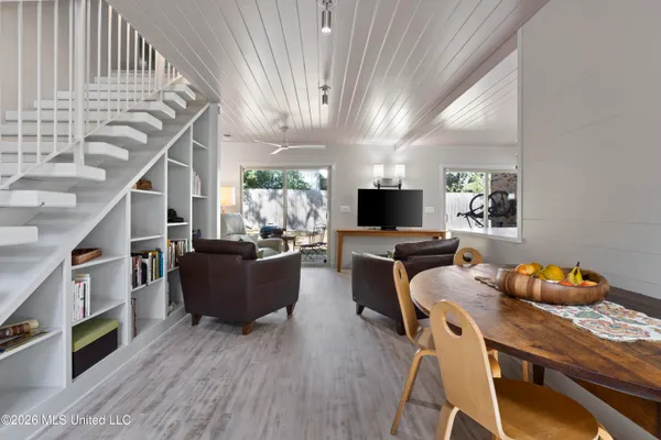 $497,750 | 527 Front Beach Drive, Unit 20, Ocean Springs, MS 39564