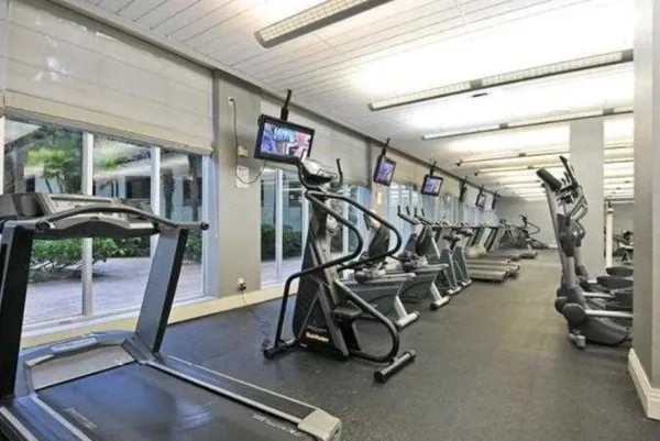 $2,400 | 3801 South Ocean Drive, Unit 7Q, Hollywood, FL 33019