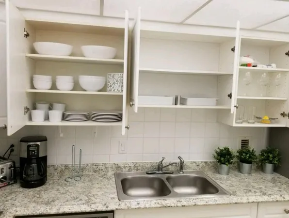 $2,400 | 3801 South Ocean Drive, Unit 7Q, Hollywood, FL 33019