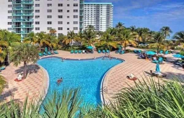 $2,400 | 3801 South Ocean Drive, Unit 7Q, Hollywood, FL 33019