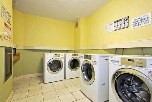 $2,400 | 3801 South Ocean Drive, Unit 7Q, Hollywood, FL 33019