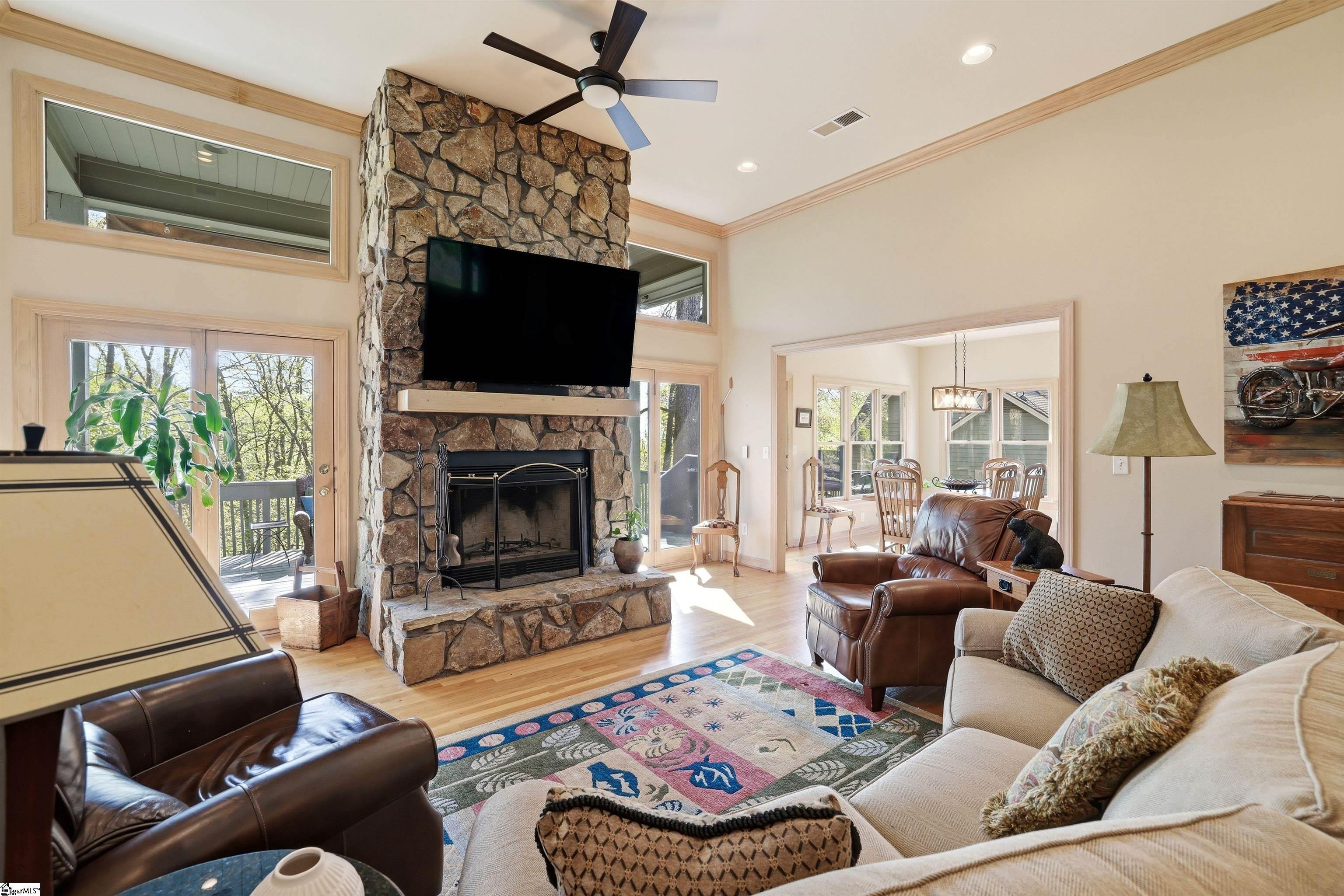 121 Raptor Way Landrum, SC 29356 - Photo 3 of 28