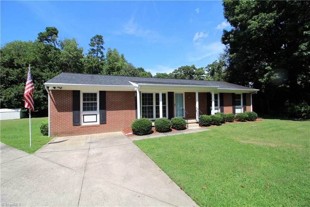 707 Summit Road High Point, NC 27265 - Photo 1 of 28
