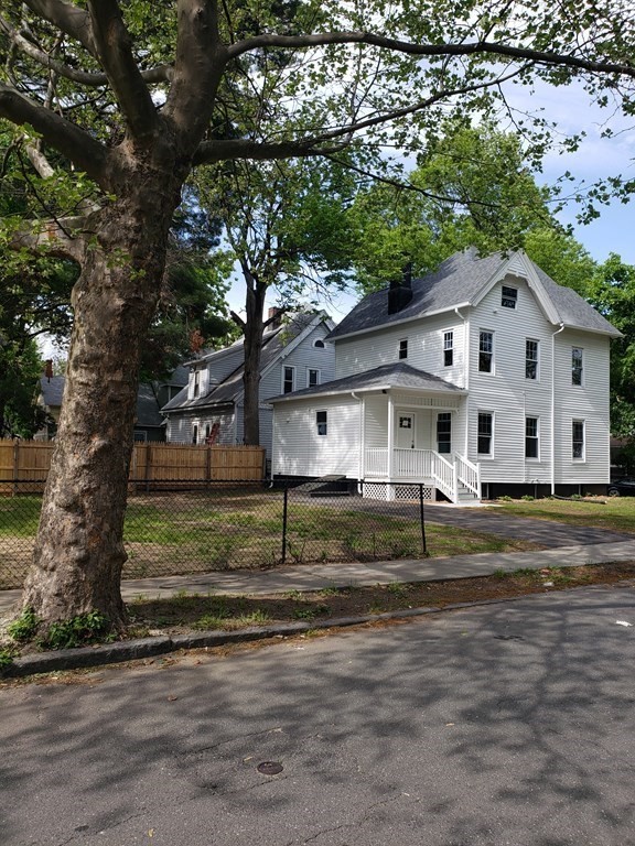 30 Prince Street Springfield, MA 01109 - Photo 3 of 20