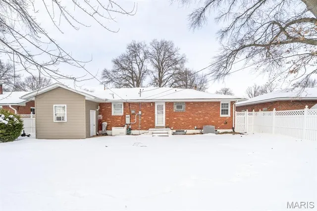 $160,000 | 2570 Boyle Avenue, Granite City, IL 62040