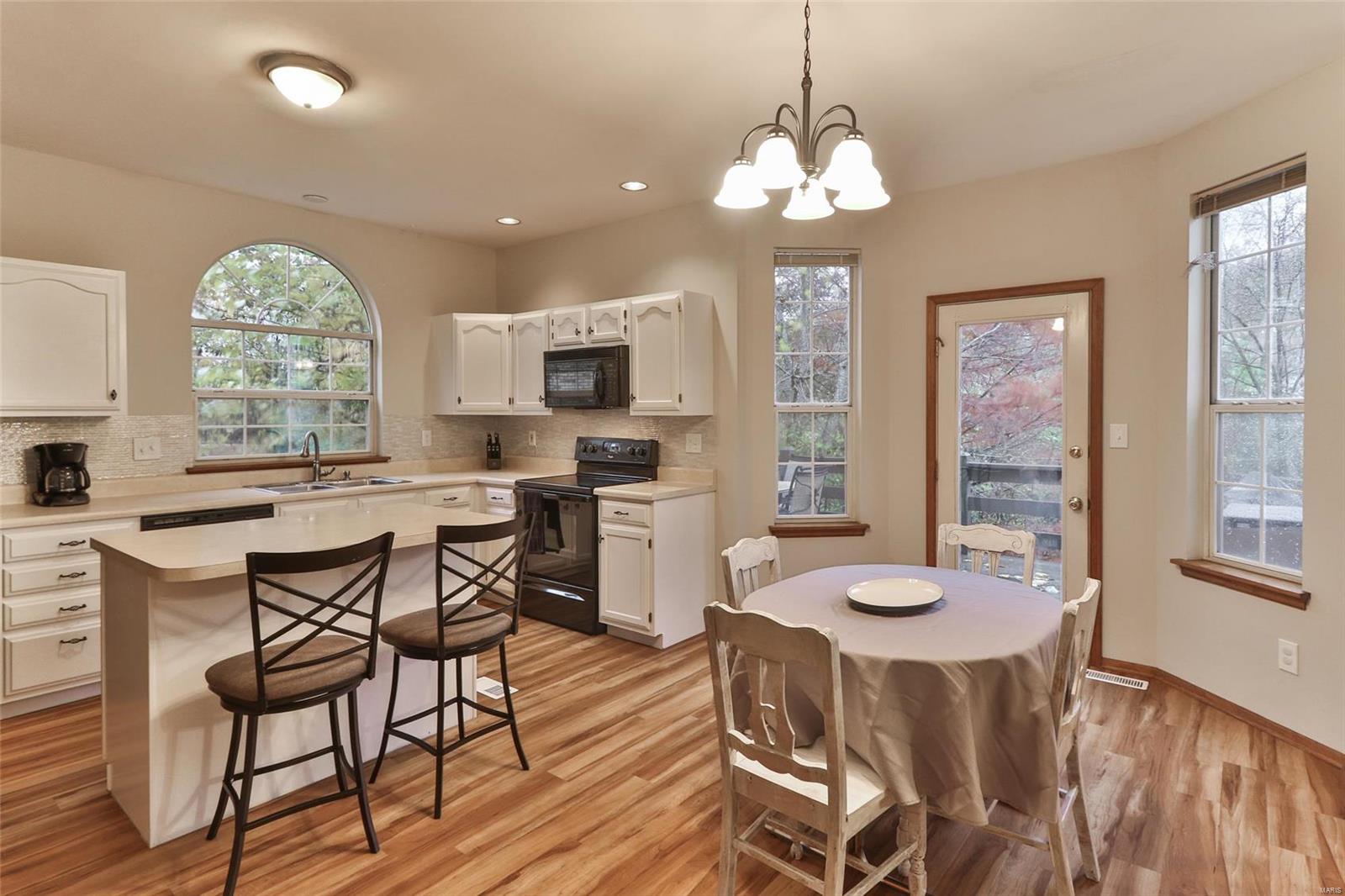 930 Cleta Drive Ballwin, MO 63021 - Photo 11 of 30 Gallery Image 11