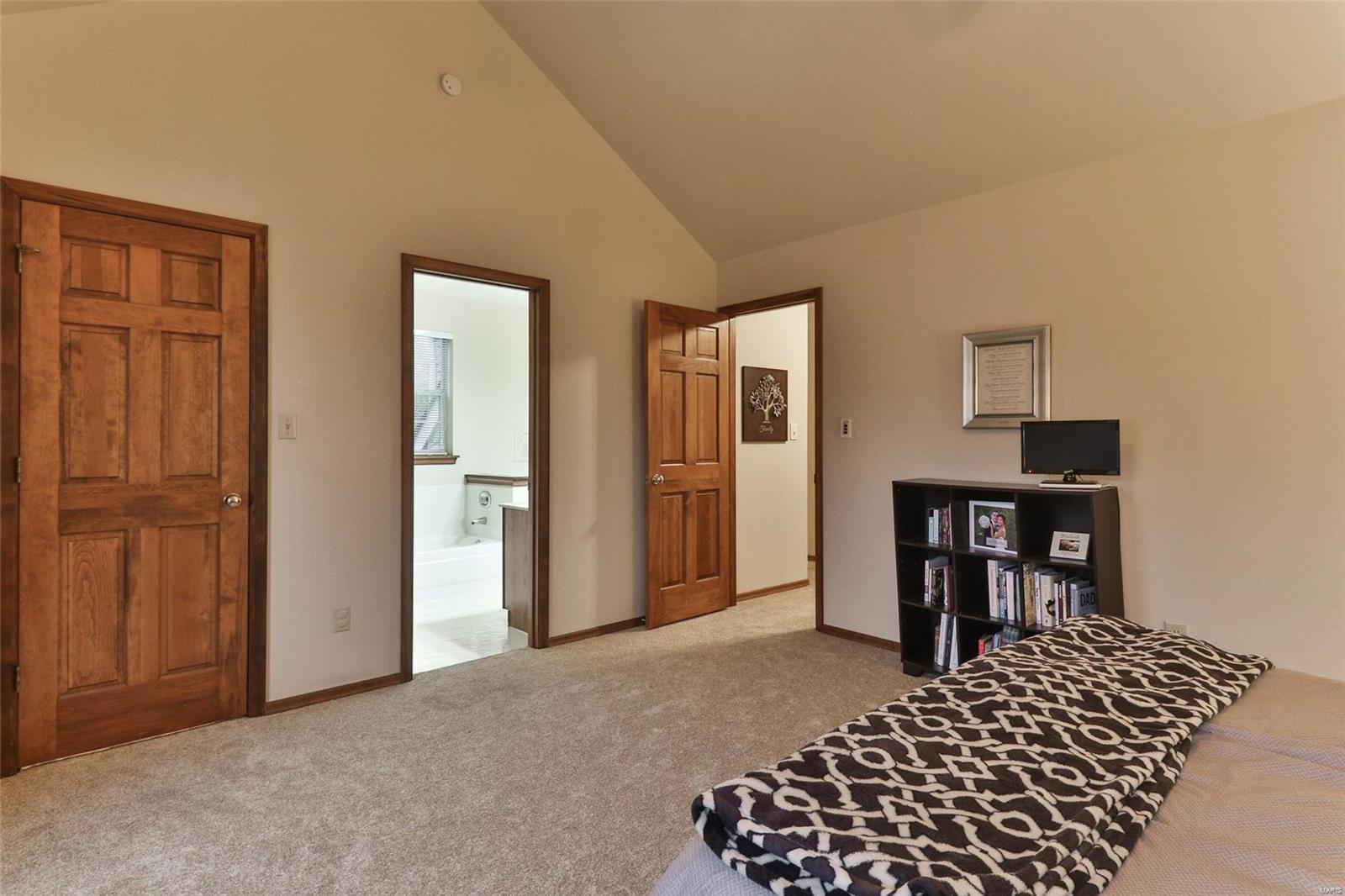 930 Cleta Drive Ballwin, MO 63021 - Photo 17 of 30 Gallery Image 17