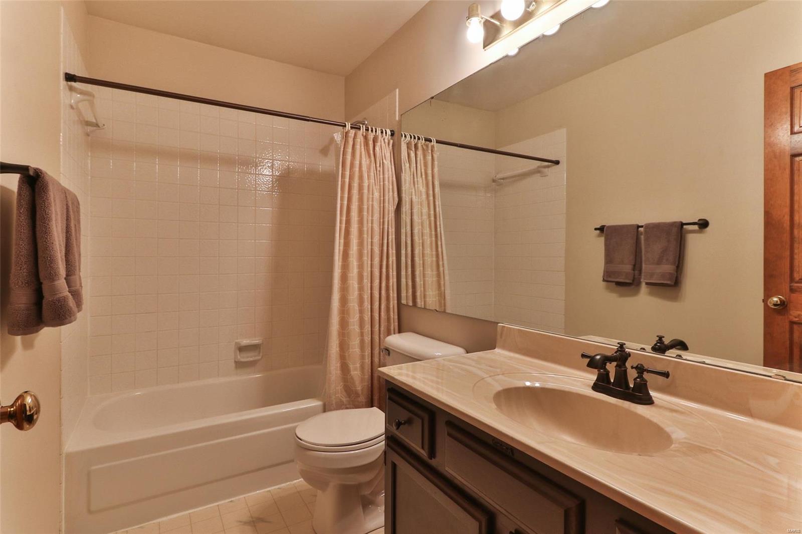 930 Cleta Drive Ballwin, MO 63021 - Photo 21 of 30 Gallery Image 21