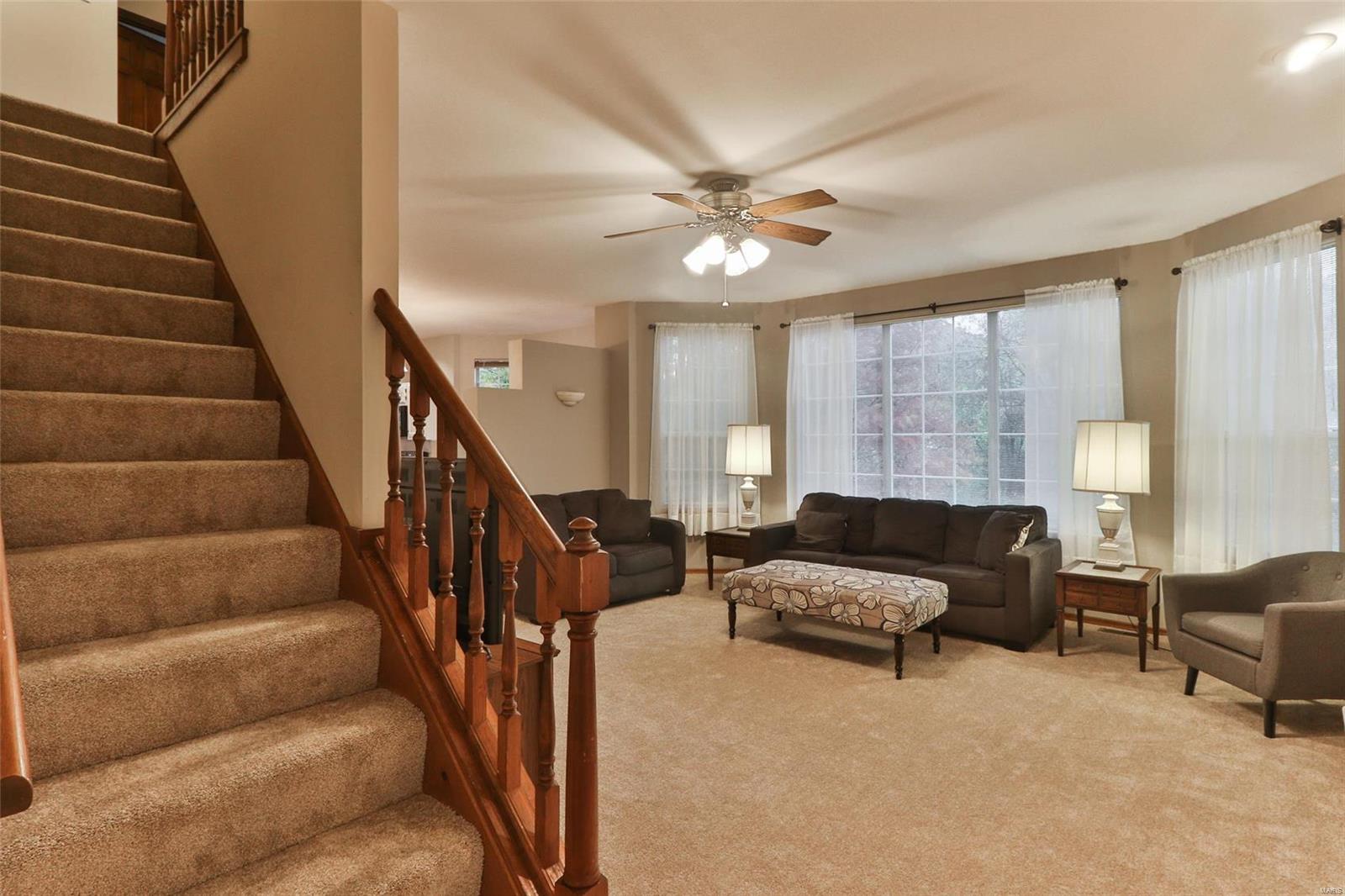 930 Cleta Drive Ballwin, MO 63021 - Photo 5 of 30 Gallery Image 5