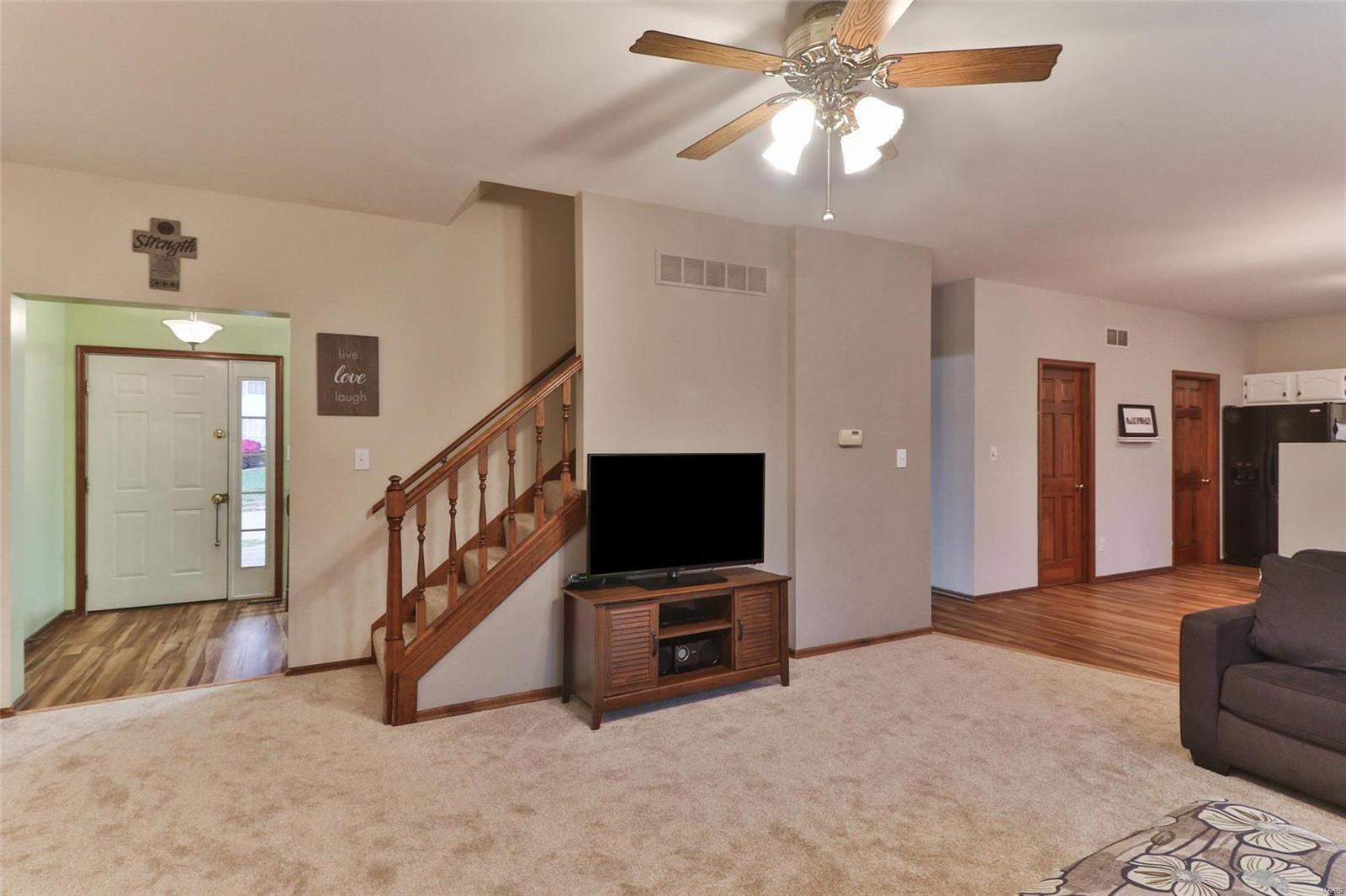 930 Cleta Drive Ballwin, MO 63021 - Photo 9 of 30 Gallery Image 9