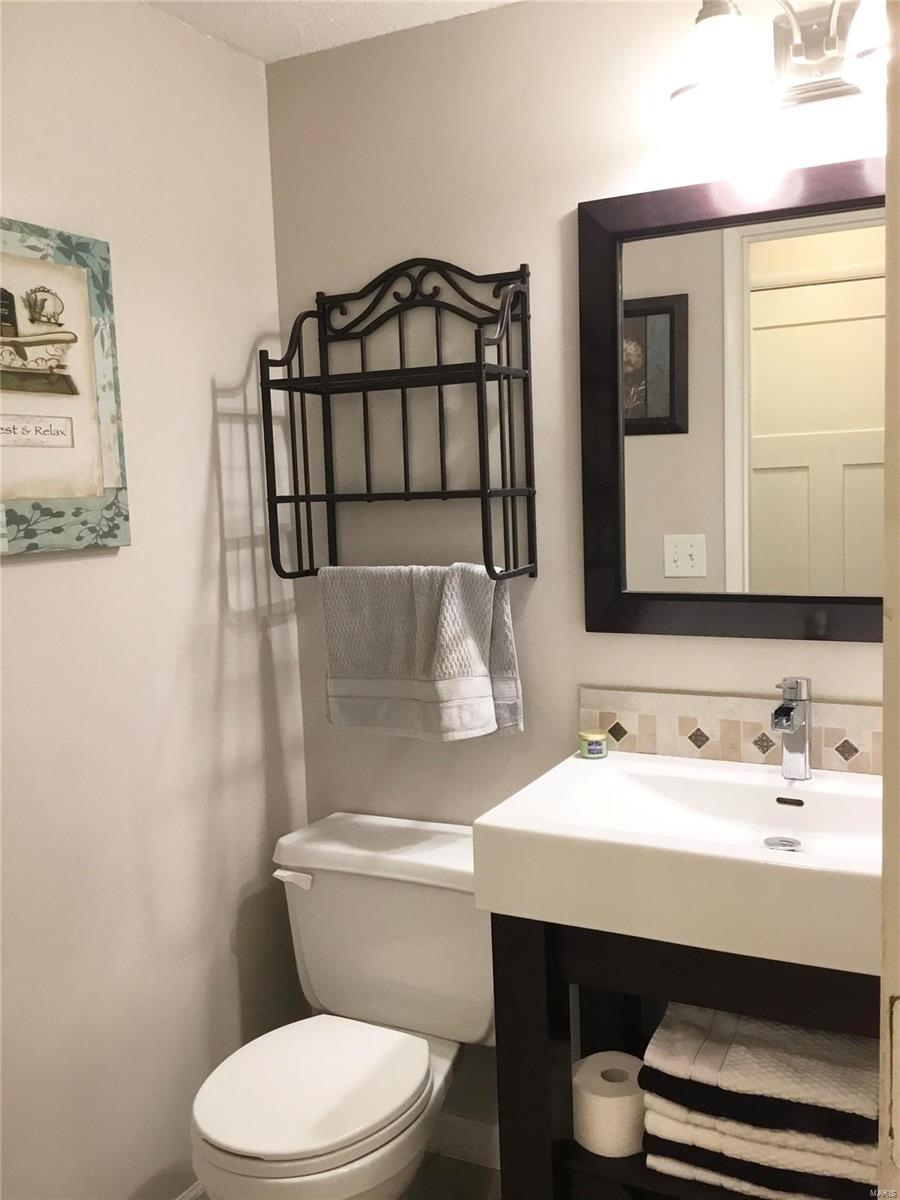 1314 Creve Coeur Mill Road St. Louis, MO 63146 - Photo 15 of 48 Gallery Image 15