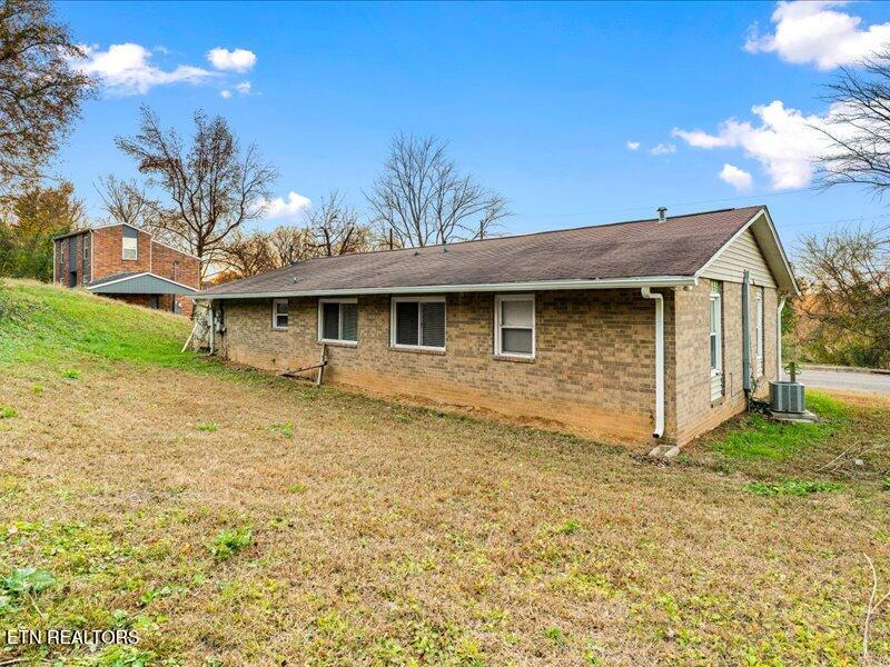 1916 Rosedale Avenue Knoxville, TN 37915 - Photo 17 of 20 17-Exterior