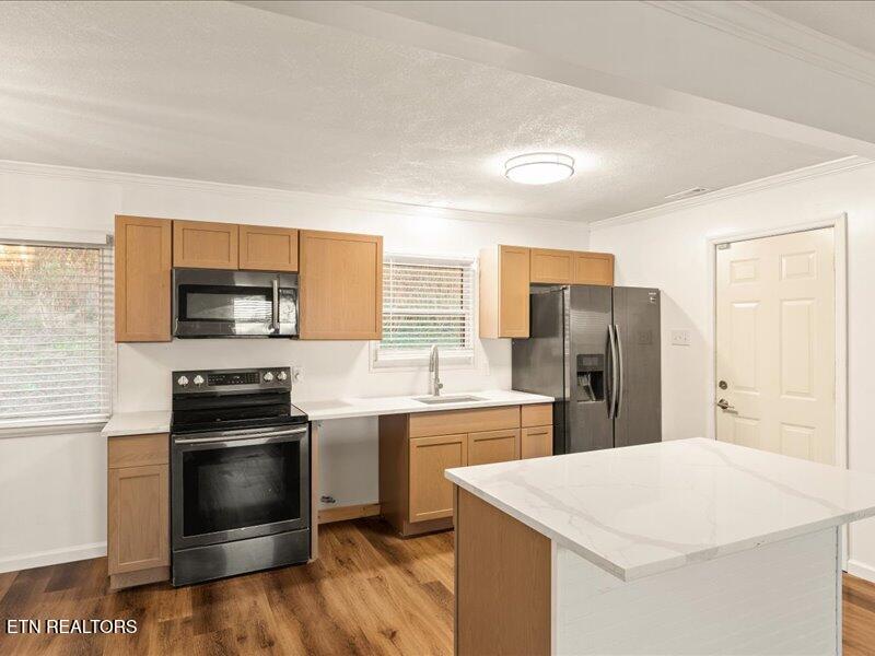 1916 Rosedale Avenue Knoxville, TN 37915 - Photo 4 of 20 04-Kitchen