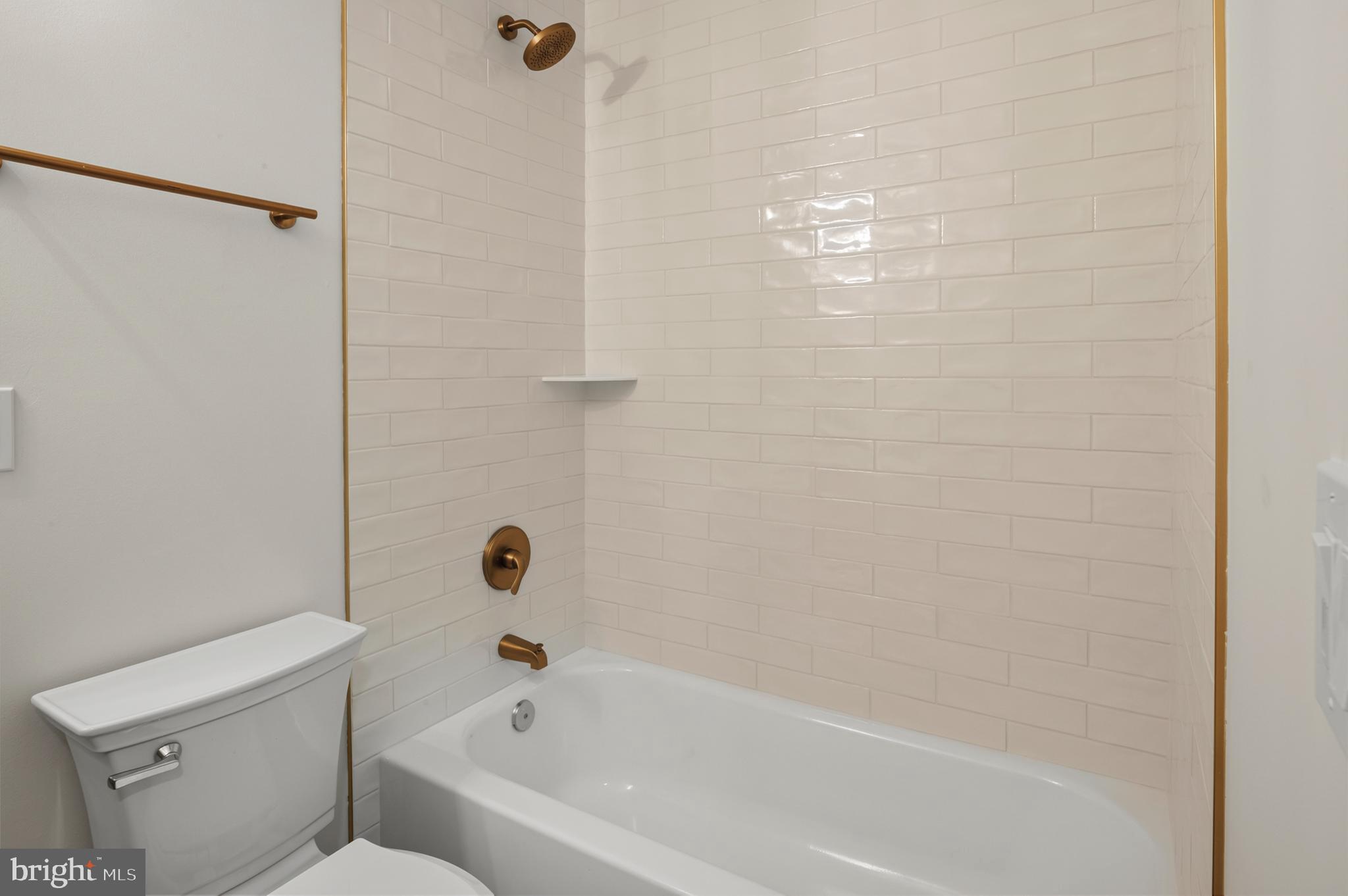 273 Severn Road Millersville, MD 21108 - Photo 19 of 41 Bathroom 2